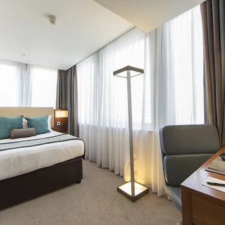 Hotel Thistle Trafalgar - Leicester Square 4*