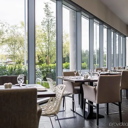 Heston Hyde Hotel 4*
