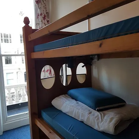 Barmy Badger Backpackers * Londra