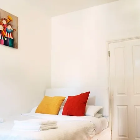 Capital Host- Apartments Euston *