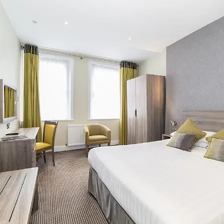 Hotel Phoenix 4*