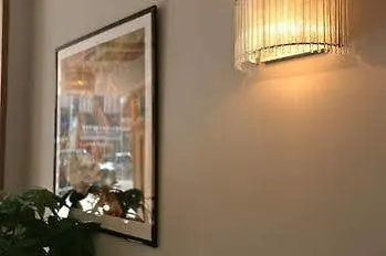 Kings Hotel London