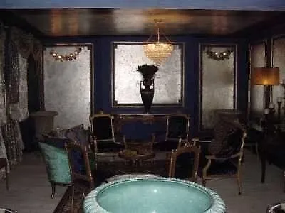Pavilion Hotel