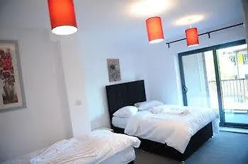 Canary Heights 3* Londra
