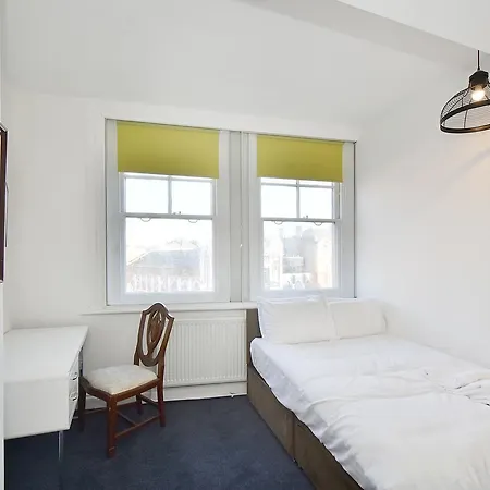 Where To Sleep - Brixton High Street Guest house