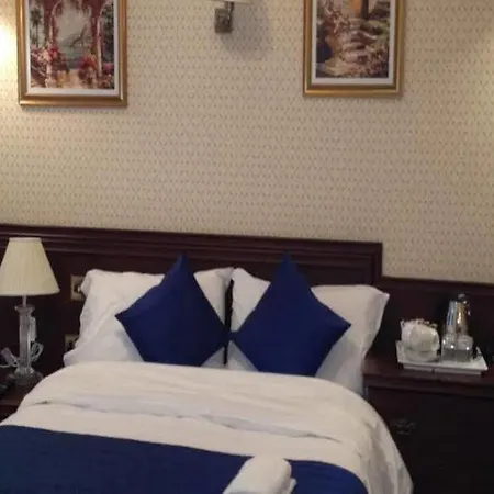 Avon Hotell