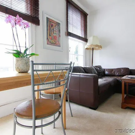 Pimlico Apartment *