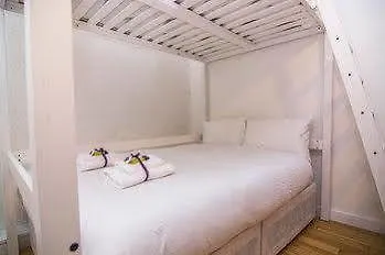 Wharf - Vintage Central 3*