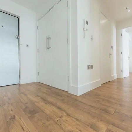 Apple Limehouse Aparthotel 4*