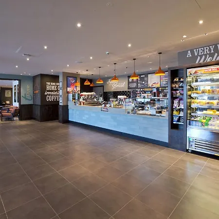 Hotell Premier Heathrow Airport Terminal 4 3*