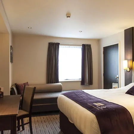 Hotell Premier Heathrow Airport Terminal 4 3*