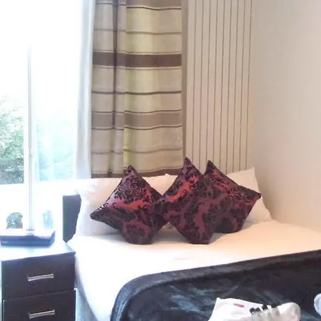 Inn 36 Hyde Park Gate 3*