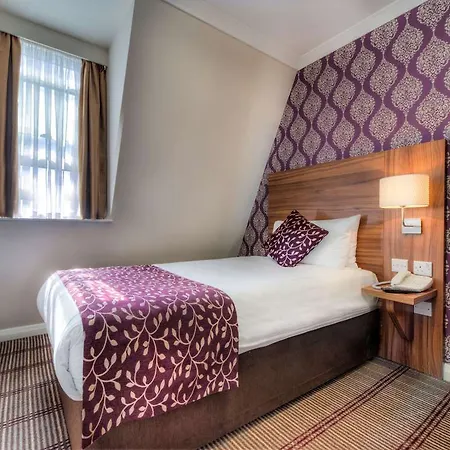 Continental Kensington Hotel 3*