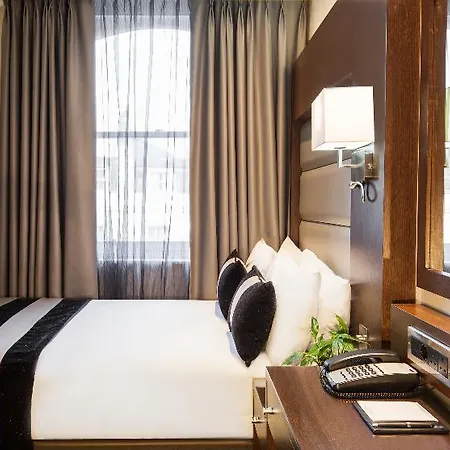 Park Grand Paddington Court 4*