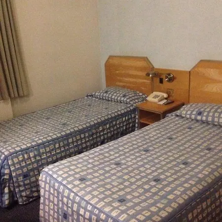 Hotel Norfolk Plaza 3*