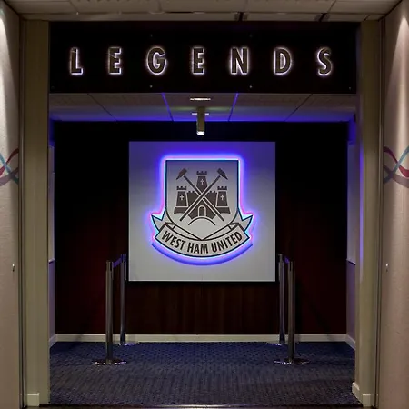 Hotel West Ham United 3*