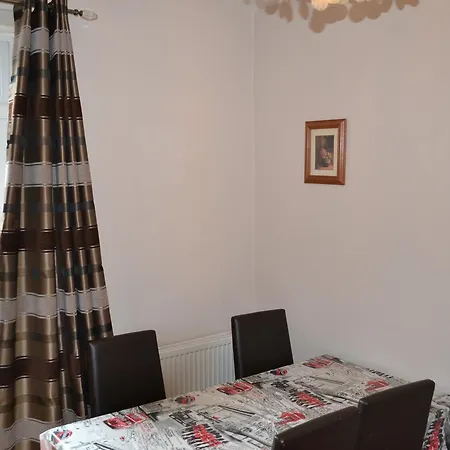 2 Bedroom House -ealing Dom wakacyjny *