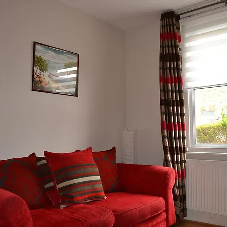 2 Bedroom House -ealing