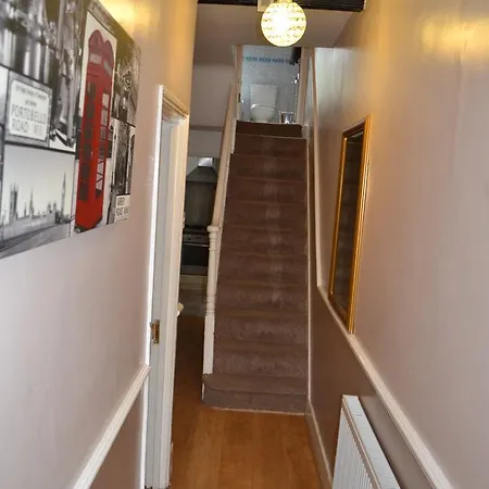 2 Bedroom House -ealing Dom wakacyjny Londyn