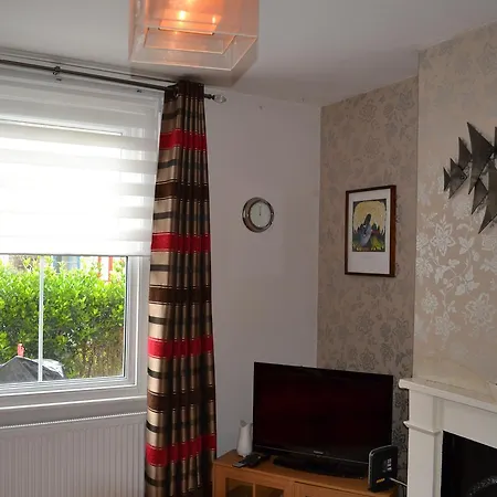 2 Bedroom House -ealing
