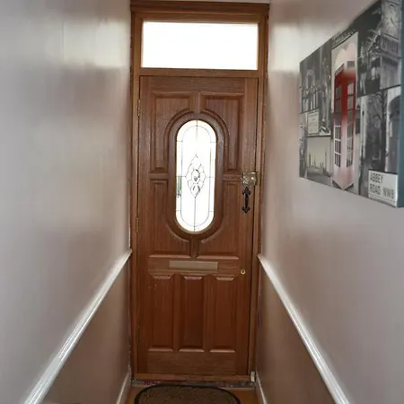 2 Bedroom House -ealing