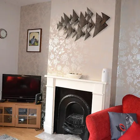 Dom wakacyjny 2 Bedroom House -ealing Londyn