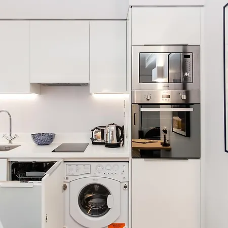 Rockwell East-tower Bridge 4*