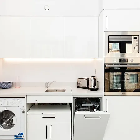 Rockwell East-tower Bridge 4*