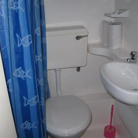 A To Z Bed & Breakfast 2*