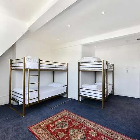 Where To Sleep - Brixton High Street Guest house London