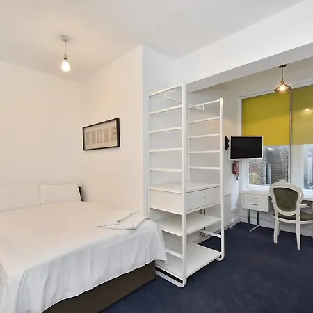 Where To Sleep - Brixton High Street Guest house