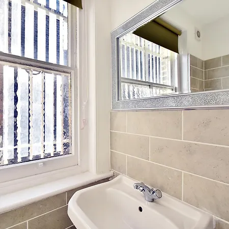 Where To Sleep - Brixton High Street Guest house 3*