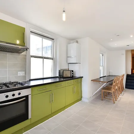 Where To Sleep - Brixton High Street Guest house London