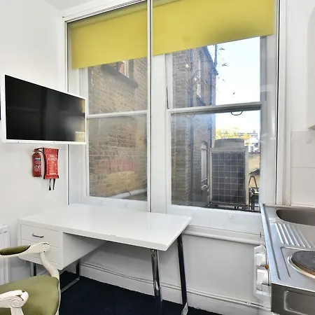 Where To Sleep - Brixton High Street Guest house