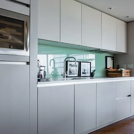 Canaletto Tower Apartment London