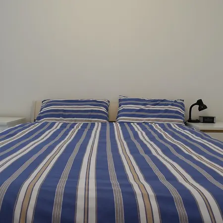 1 Bedroom Flat In Lewisham With A Balcony View Of The Shard *