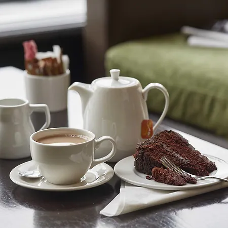 The Tower Hotel, Hotel 4*