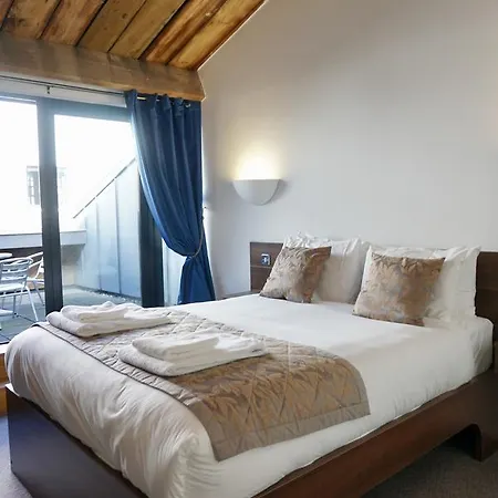 Aparthotel Fox 4*