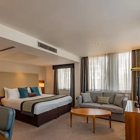 Thistle Trafalgar - Leicester Square 4* Londýn