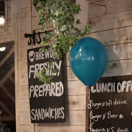 Мини-отель New Market Ale House Лондон