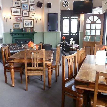 Publove @ The White Ferry, Victoria Hostel London