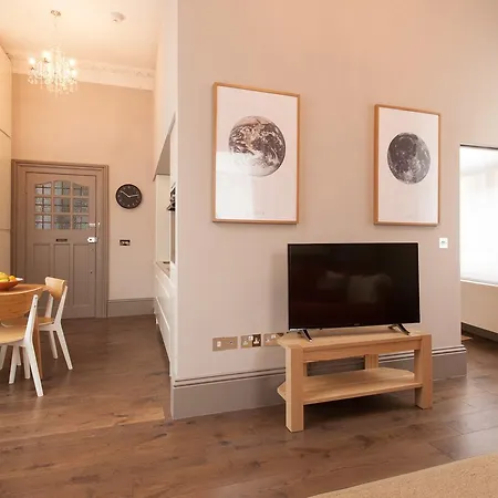 Emperors Gate By Allo Housing Apartment