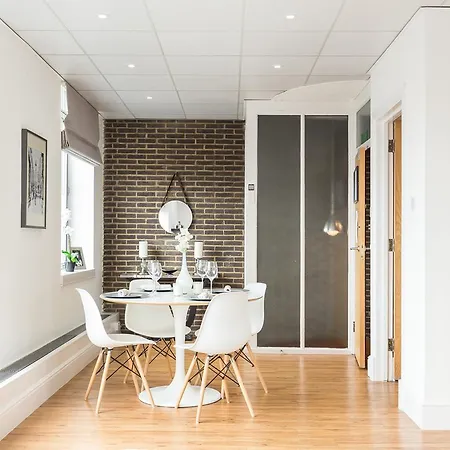 Urban Chic - Baker Street