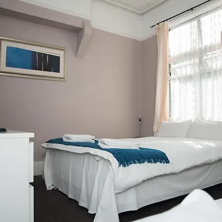 Manor House London 2*