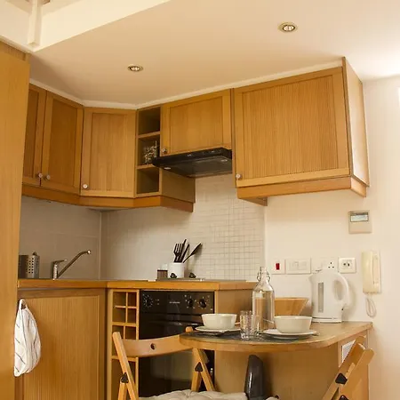 Irwin At Notting Hill Apartment *