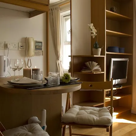 Irwin At Notting Hill Apartment London