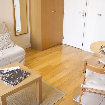 Irwin At Notting Hill Apartment
