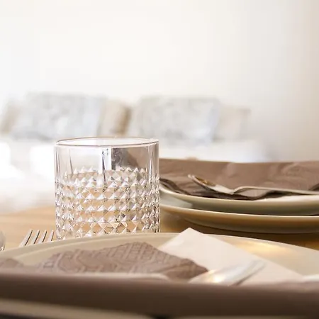 Irwin At Notting Hill Apartment