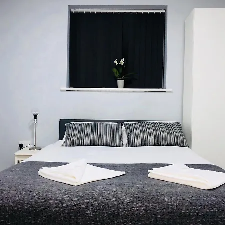 Manor House London 2* Woodford