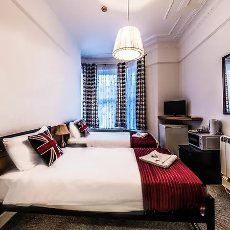 Saba Hotel 3*